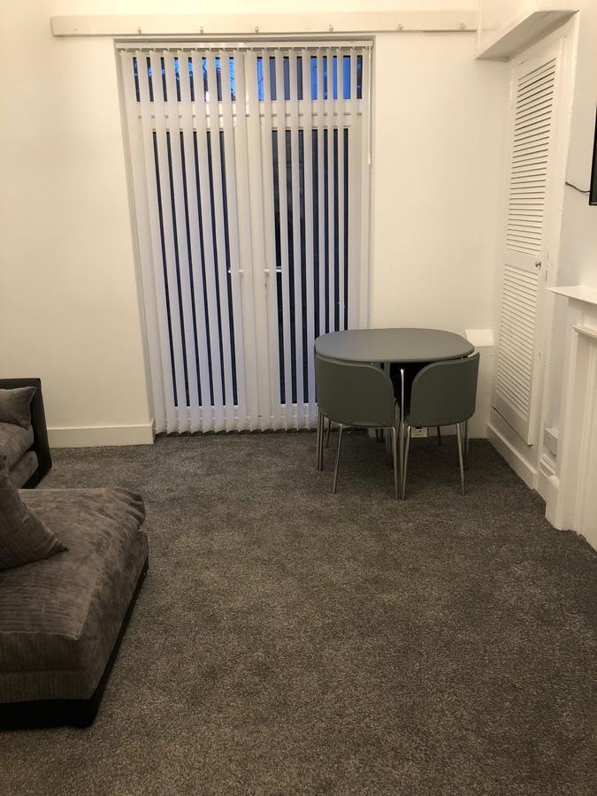 No 32 - Large 2 Bed Near Sefton Park And Lark Lane Apartment